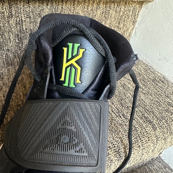 Men\'s Nike Kyrie Black/white/yellow/blue Shoes. Serial BQ4630-004. Size 12 (45) main image 4